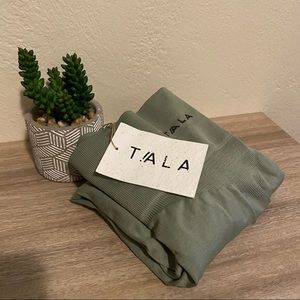 NWT TALA Zinnia Seamless Sage Green Large Leggings